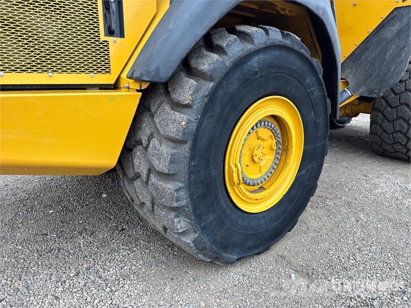 John Deere 460 P-Tier Karjeriniai savivarčiai