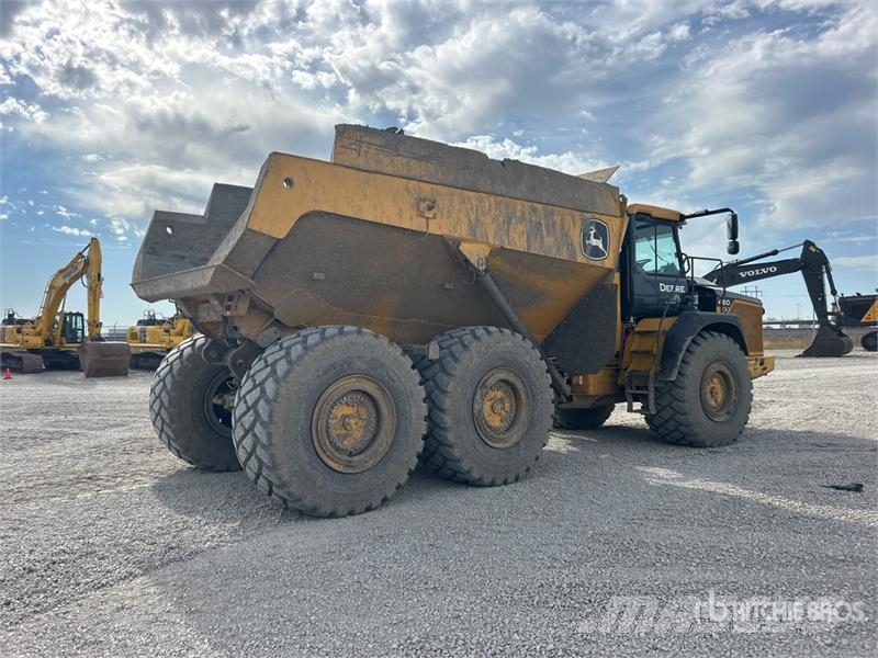 John Deere 460 P-Tier 鉸接式起吊車