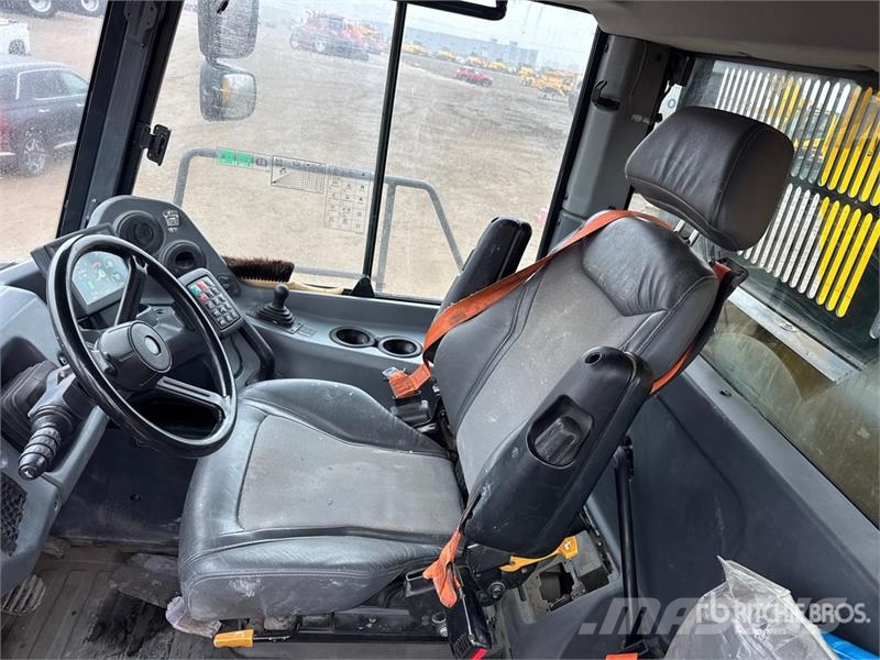 John Deere 460 P-Tier Dúmpers articulados