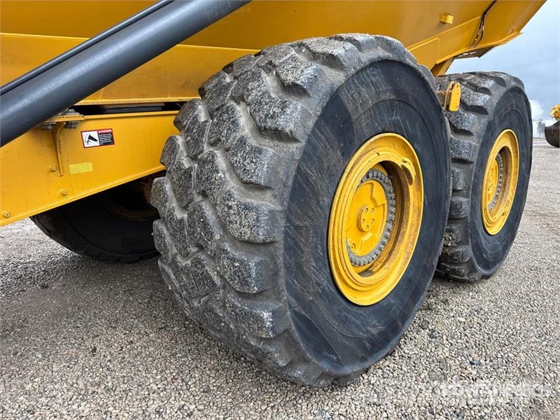 John Deere 460 P-Tier Articulated Haulers