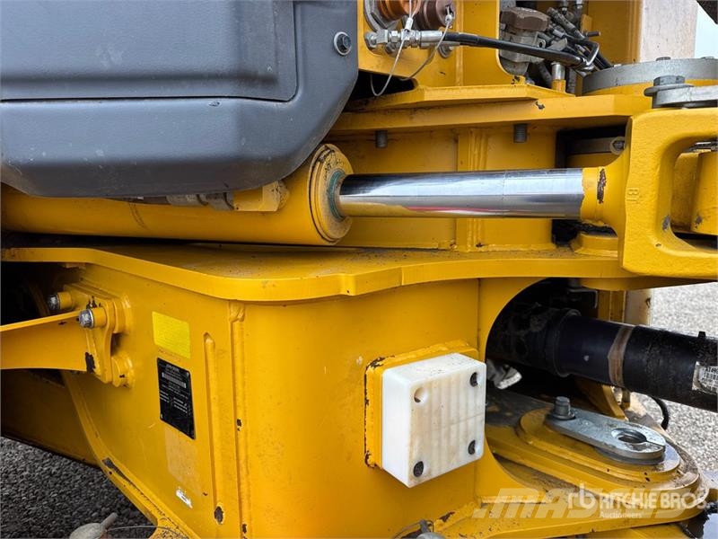 John Deere 460 P-Tier Karjeriniai savivarčiai