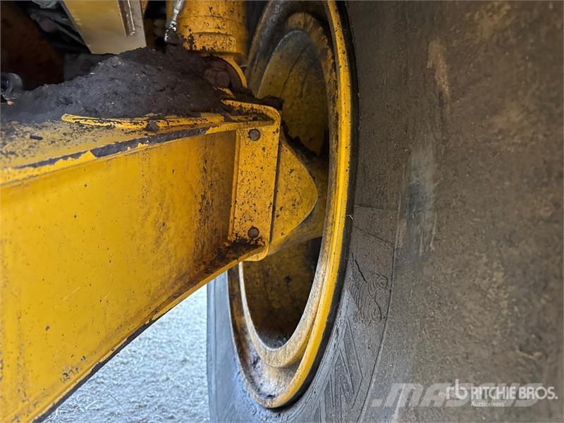 John Deere 460 P-Tier Artikulētie pašizgāzēji