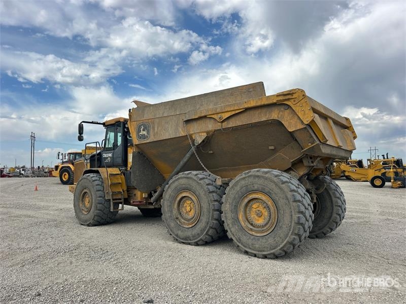 John Deere 460 P-Tier 鉸接式起吊車