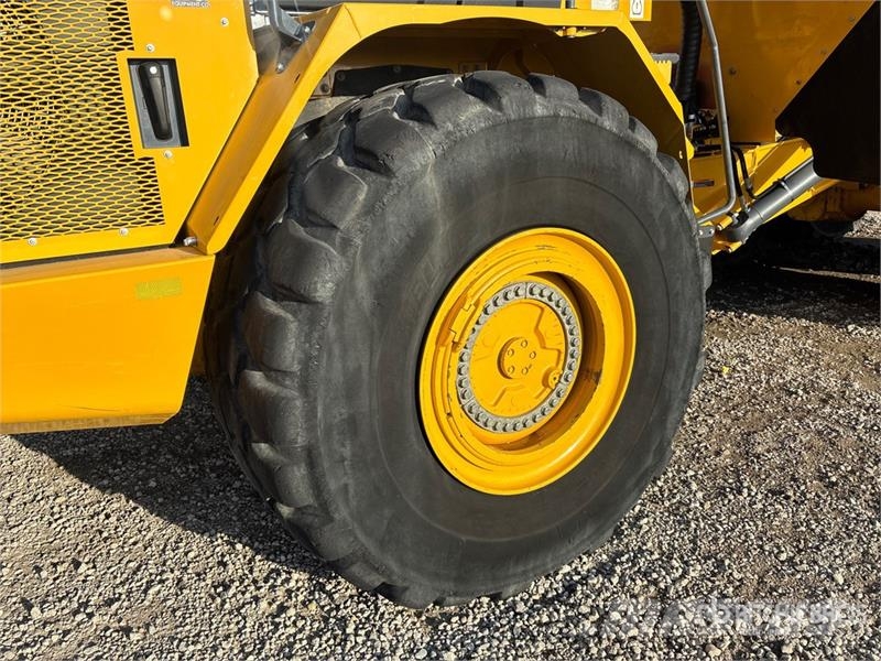 John Deere 460 P-Tier 鉸接式起吊車