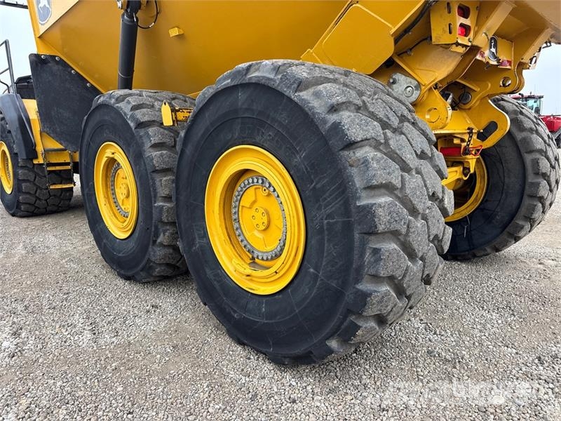 John Deere 460 P-Tier Karjeriniai savivarčiai