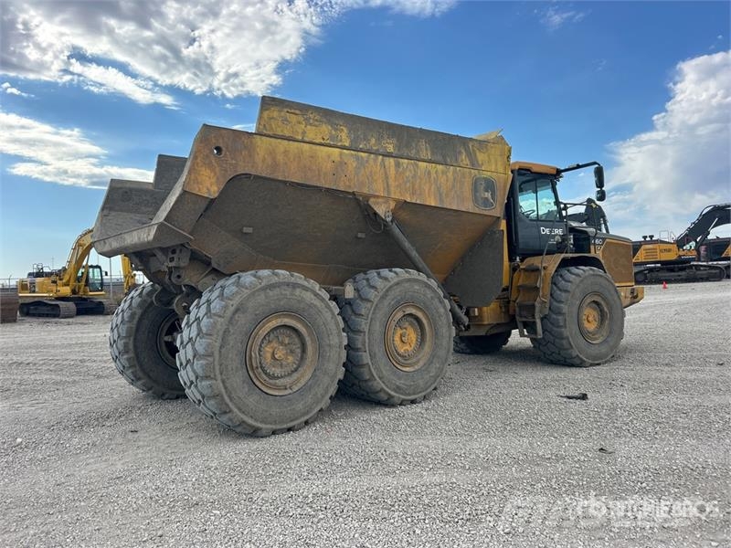 John Deere 460 P-Tier 鉸接式起吊車