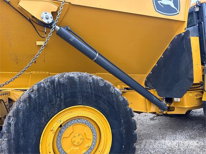 John Deere 460 P-Tier Camiões articulados