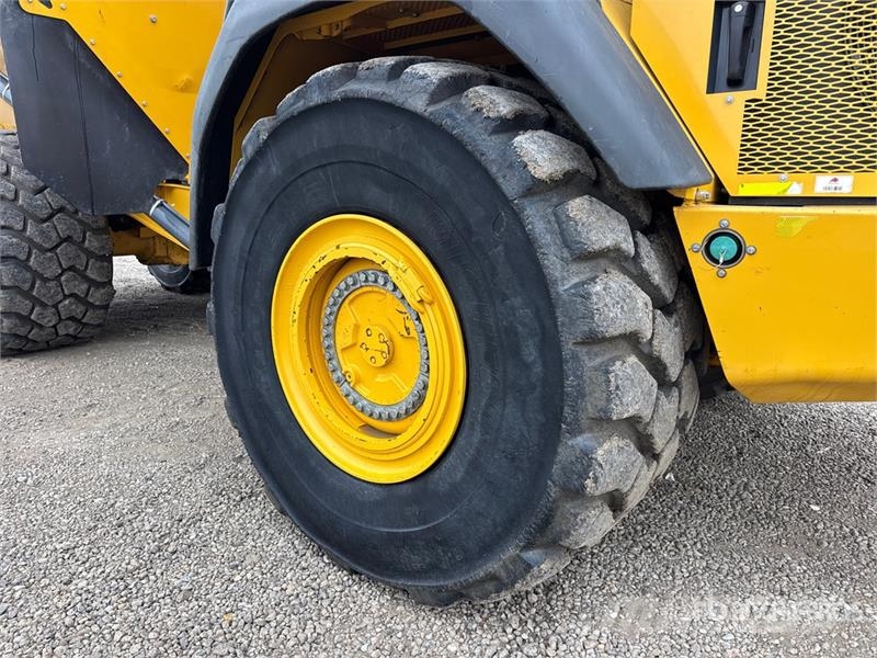 John Deere 460 P-Tier Karjeriniai savivarčiai