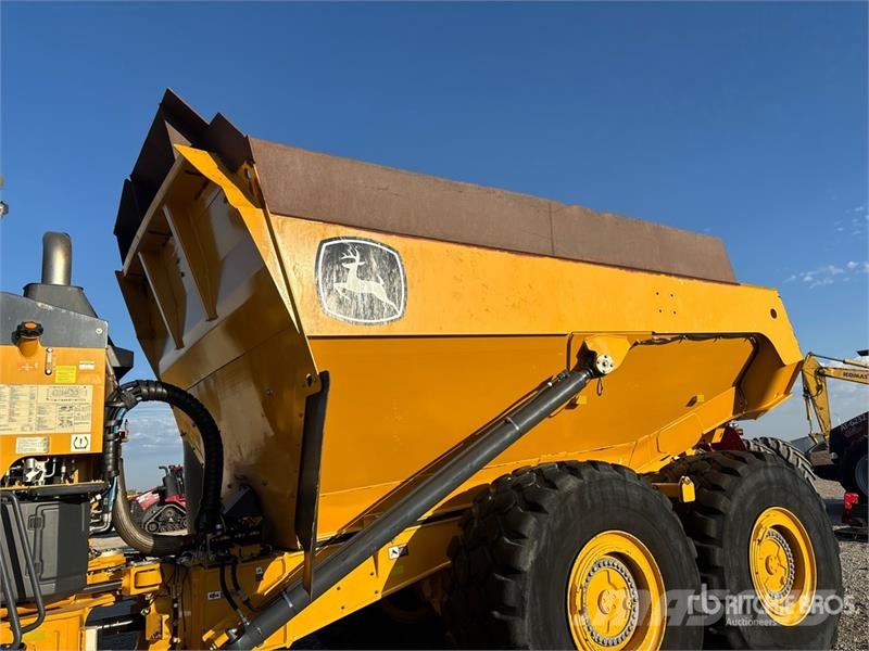 John Deere 460 P-Tier 鉸接式起吊車