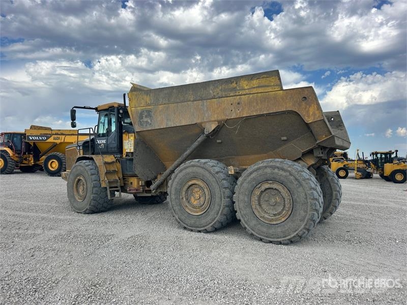 John Deere 460 P-Tier 鉸接式起吊車