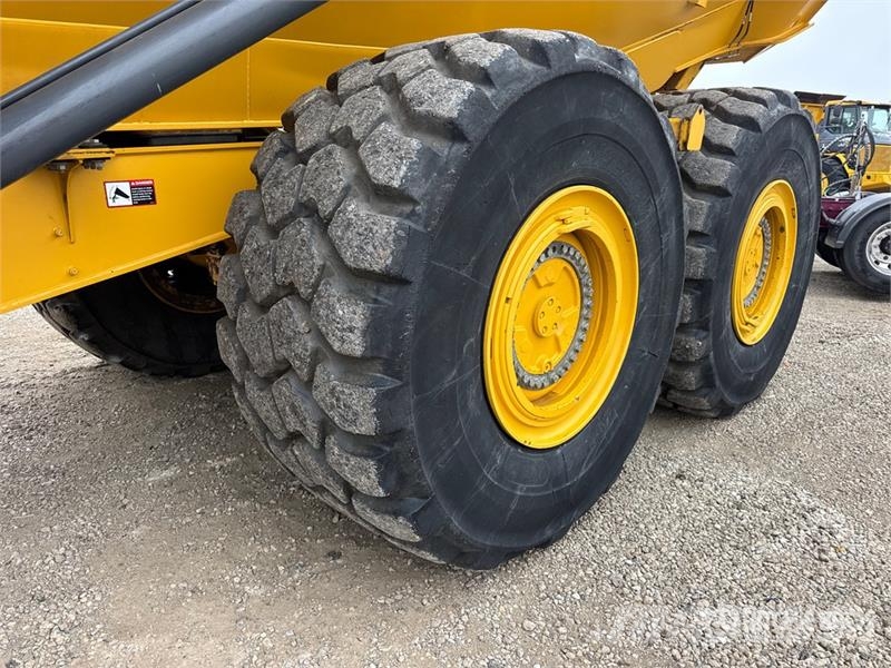 John Deere 460 P-Tier Karjeriniai savivarčiai