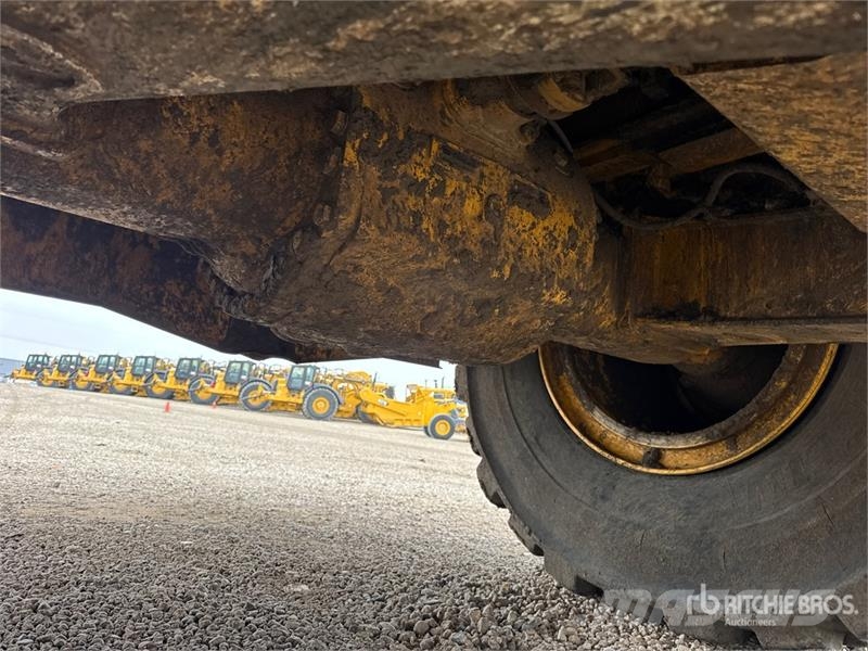 John Deere 460 P-Tier Karjeriniai savivarčiai