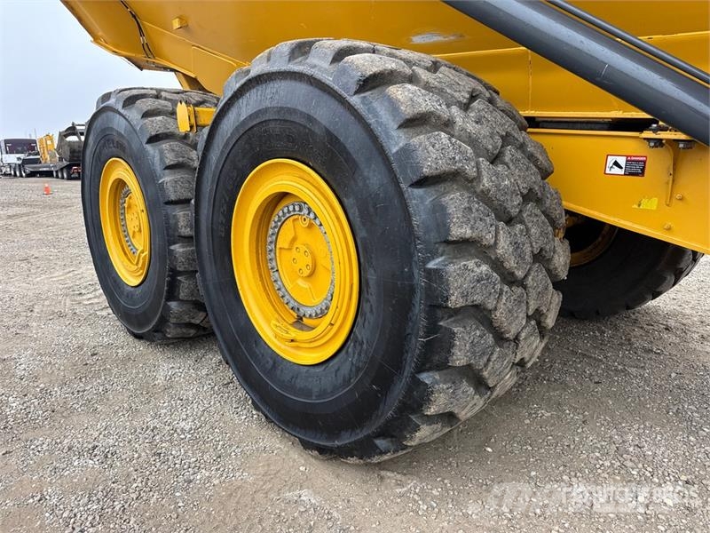 John Deere 460 P-Tier Karjeriniai savivarčiai