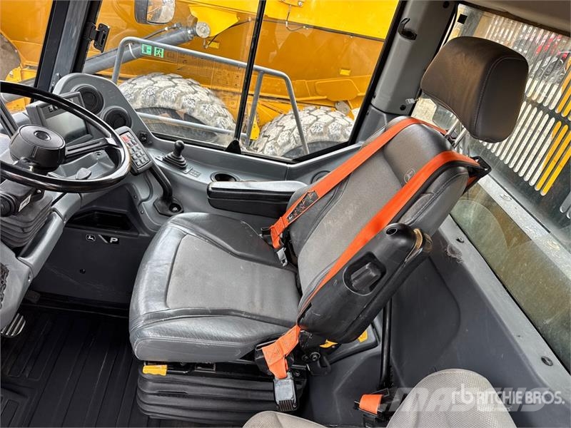 John Deere 460 P-Tier Camiões articulados