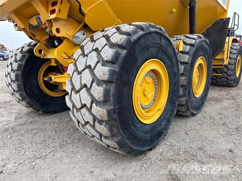 John Deere 460 P-Tier Artikulētie pašizgāzēji