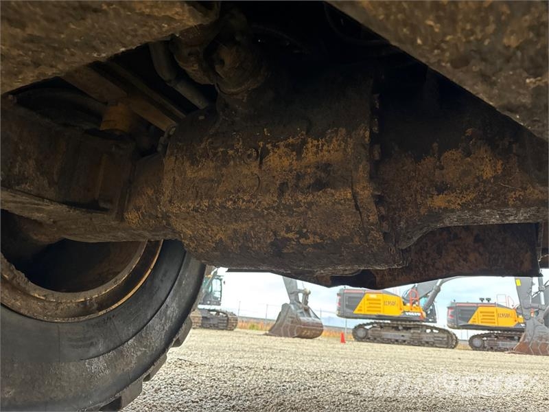 John Deere 460 P-Tier Articulated Haulers