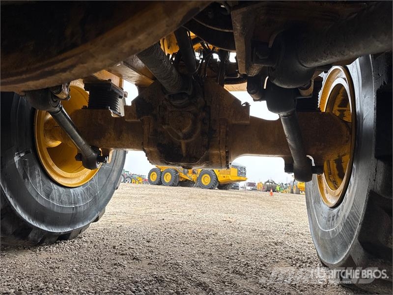 John Deere 460 P-Tier Karjeriniai savivarčiai