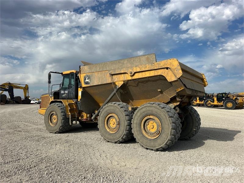 John Deere 460 P-Tier 鉸接式起吊車