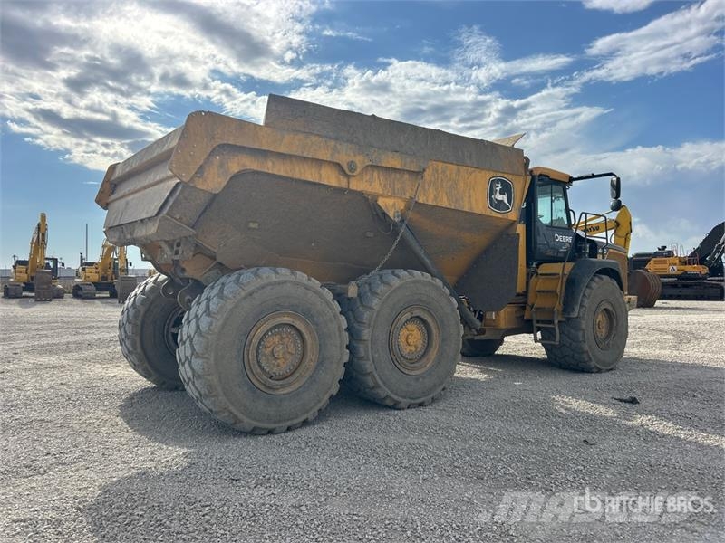 John Deere 460 P-Tier 鉸接式起吊車
