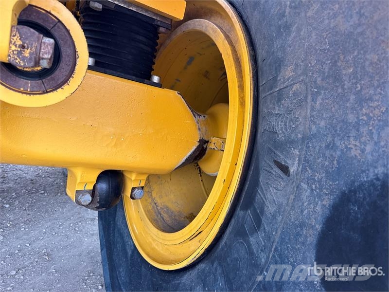 John Deere 460 P-Tier Artikulētie pašizgāzēji