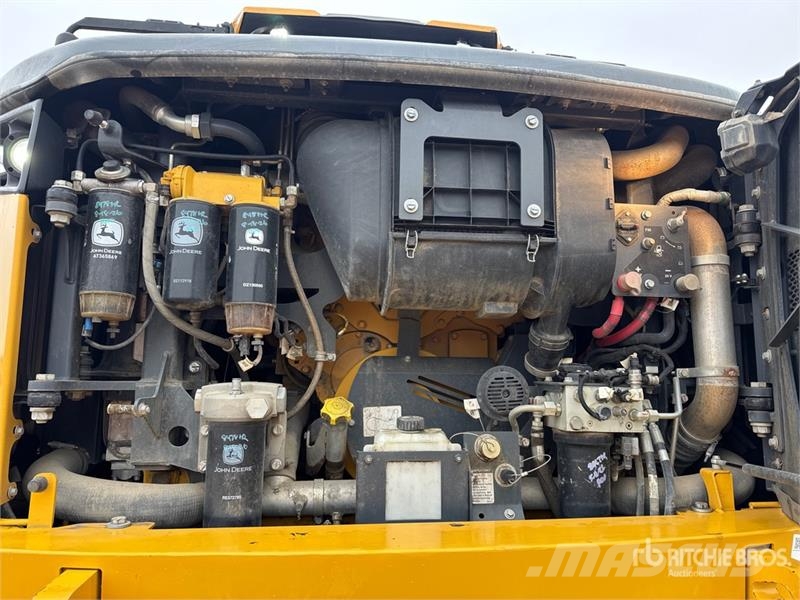 John Deere 460 P-Tier Karjeriniai savivarčiai