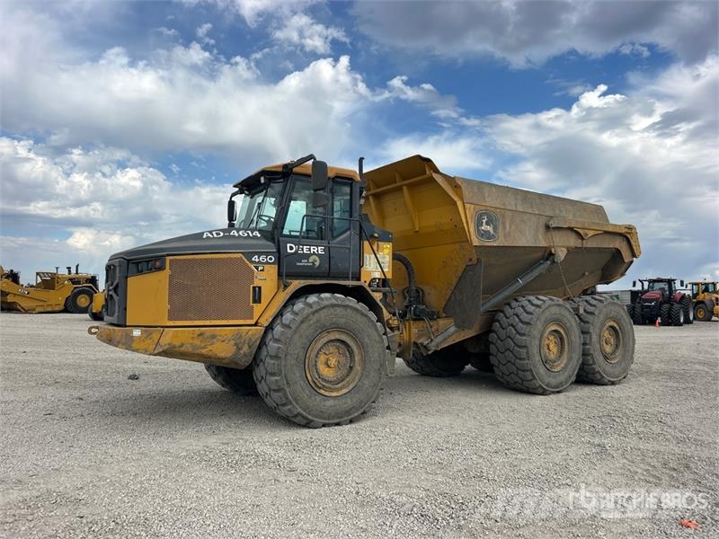 John Deere 460 P-Tier 鉸接式起吊車