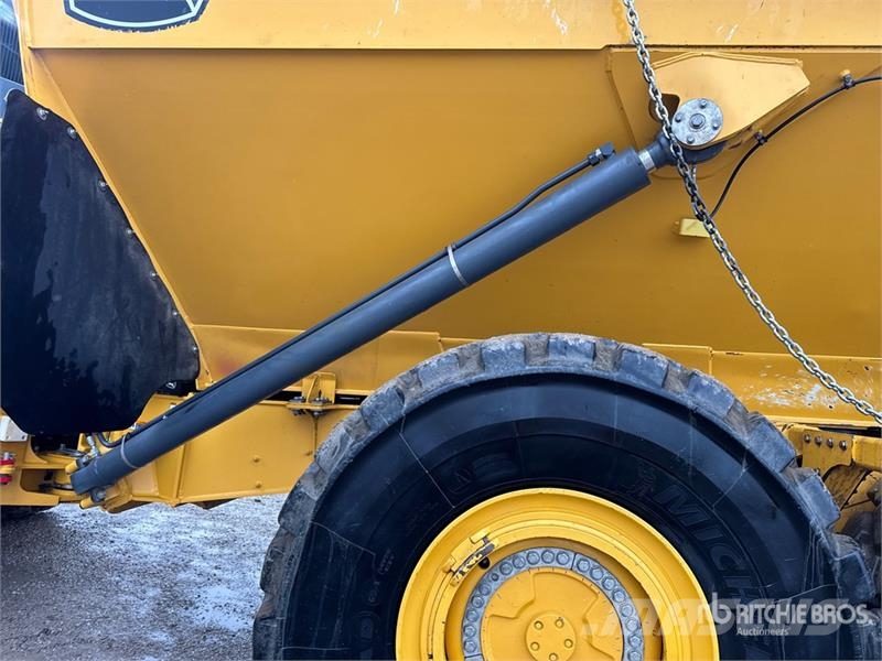 John Deere 460 P-Tier Articulated Haulers