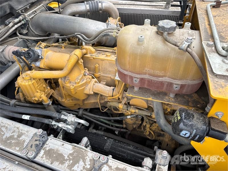 John Deere 460 P-Tier Camiões articulados