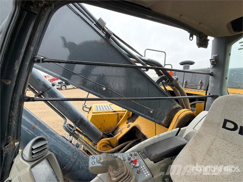 John Deere 470G LC Tracked Excavator Telakaivukoneet