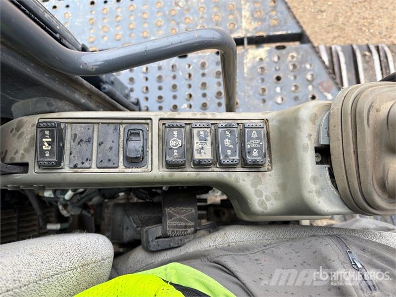 John Deere 470G LC Tracked Excavator Telakaivukoneet