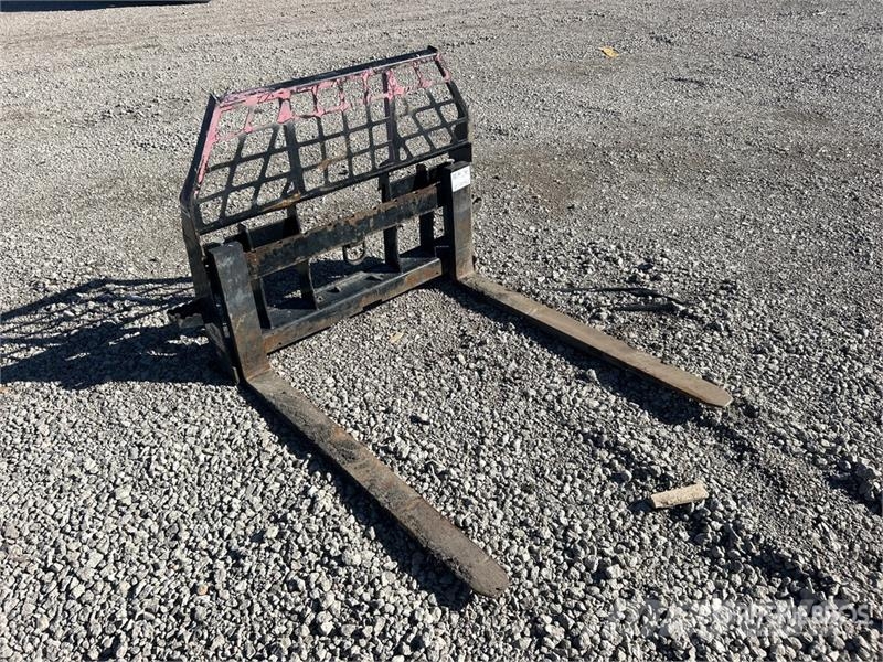 John Deere 48 in Skid Steer Forks Fourche