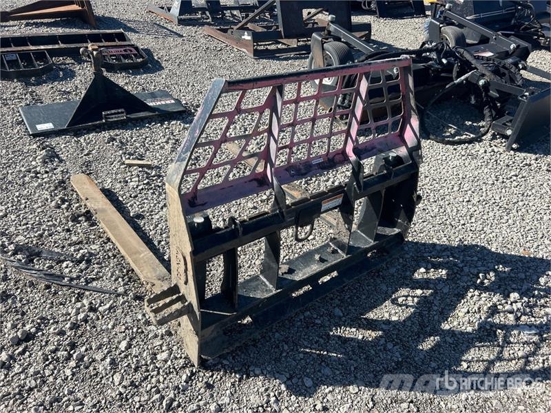John Deere 48 in Skid Steer Forks Fourche