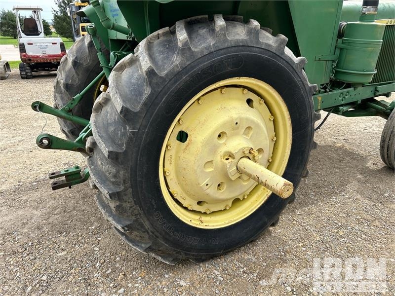 John Deere 5020 2WD Tractor Tractors