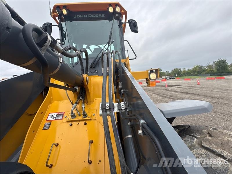 John Deere 524 P-Tier Wielladers