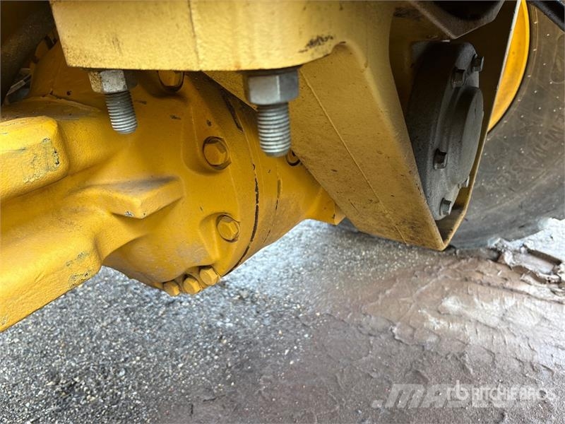 John Deere 524 P-Tier Wielladers