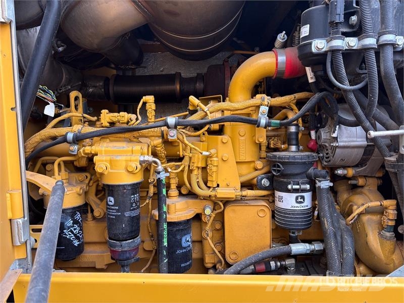 John Deere 524 P-Tier Wielladers