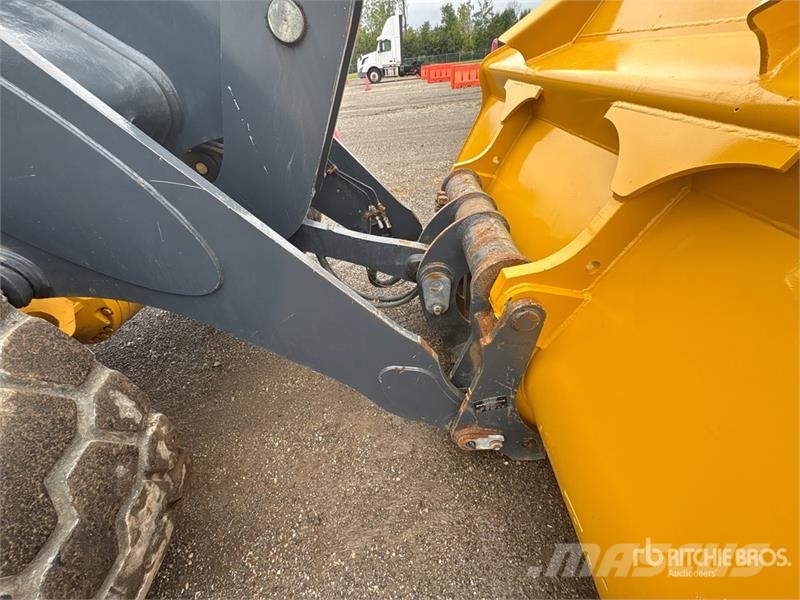 John Deere 524 P-Tier Wielladers