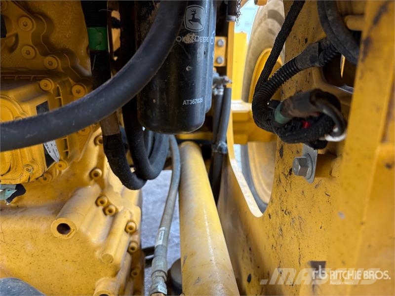 John Deere 524 P-Tier Wielladers