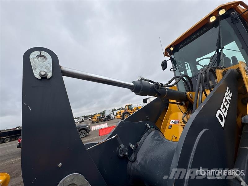 John Deere 524 P-Tier Wielladers
