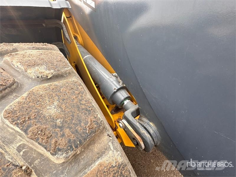 John Deere 524 P-Tier Wielladers