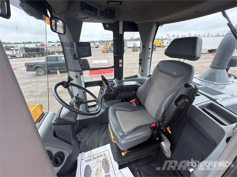 John Deere 524 P-Tier Wielladers