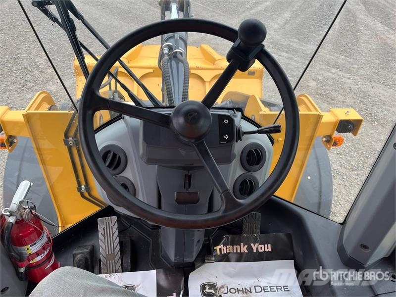John Deere 624 P-Tier Rataslaadurid