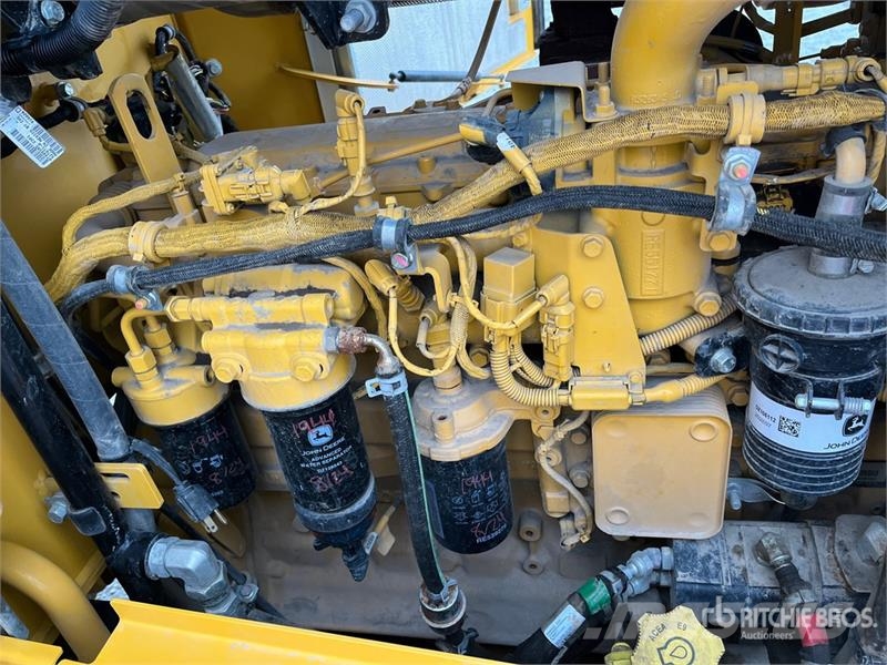 John Deere 624 P-Tier Rataslaadurid