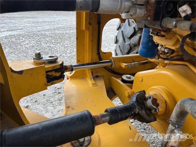 John Deere 624 P-Tier Rataslaadurid