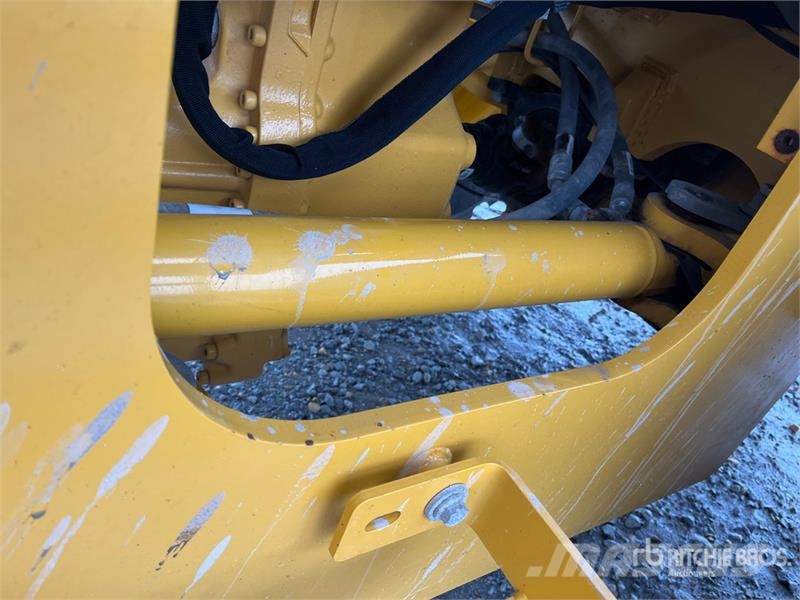John Deere 624 P-Tier Rataslaadurid