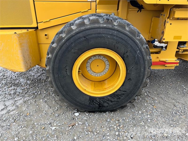 John Deere 624 P-Tier Rataslaadurid