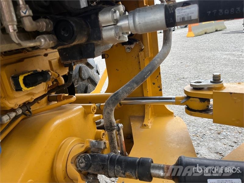 John Deere 624 P-Tier Rataslaadurid