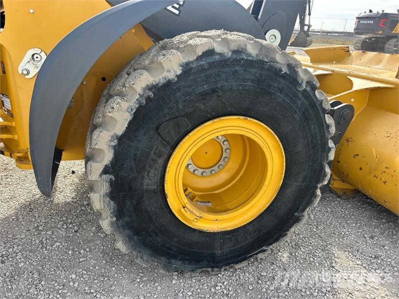 John Deere 644 P-Tier Rataslaadurid