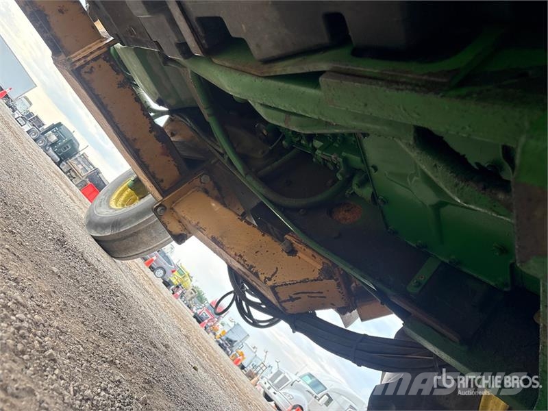 John Deere 7210 拖拉机/农用车