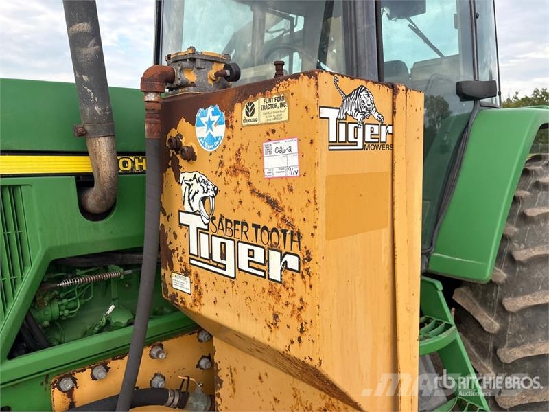 John Deere 7210 拖拉机/农用车